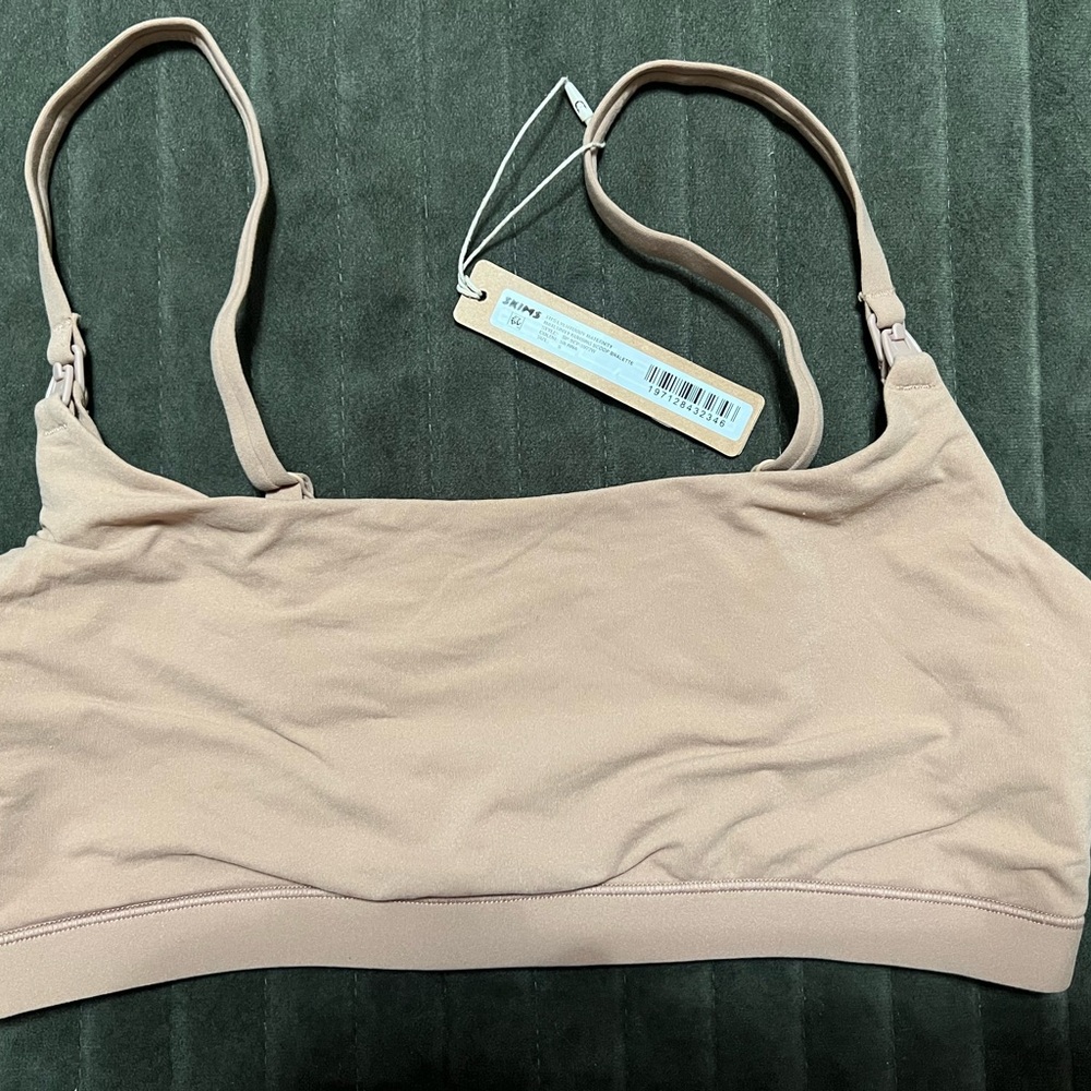 FITS EVERYBODY MATERNITY NURSING SCOOP BRALETTE